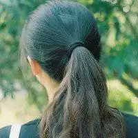 马尾辫头像背影图片【点击鼠标右键下载】