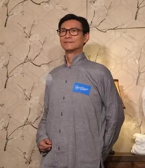 71岁郑少秋现身某活动,近照容颜焕发精神好,真是最帅楚留香