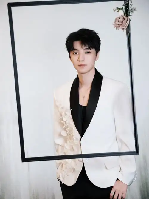 tfboys组合p出"搞怪版"五十周年演唱会预告优秀又帅气的"三小只"在