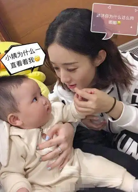 一直很想做谢娜宝宝的干妈,很可惜因为风俗的关系(赵丽颖还没有嫁人)