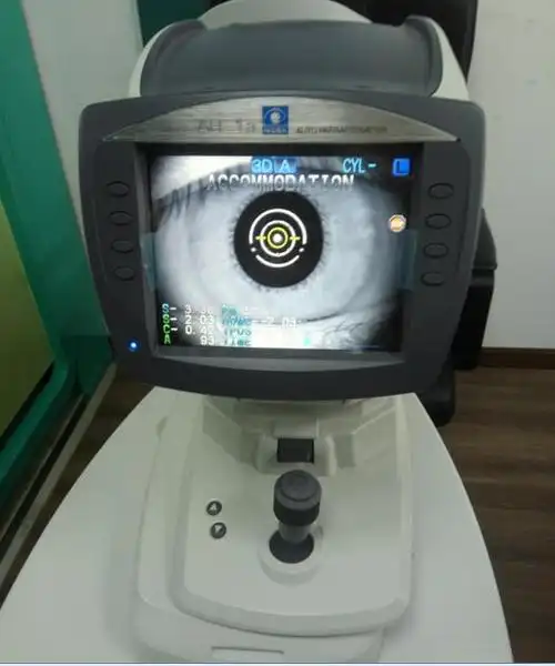 睩客 眼护士巨资引进杭州首台nidek全自动验光仪