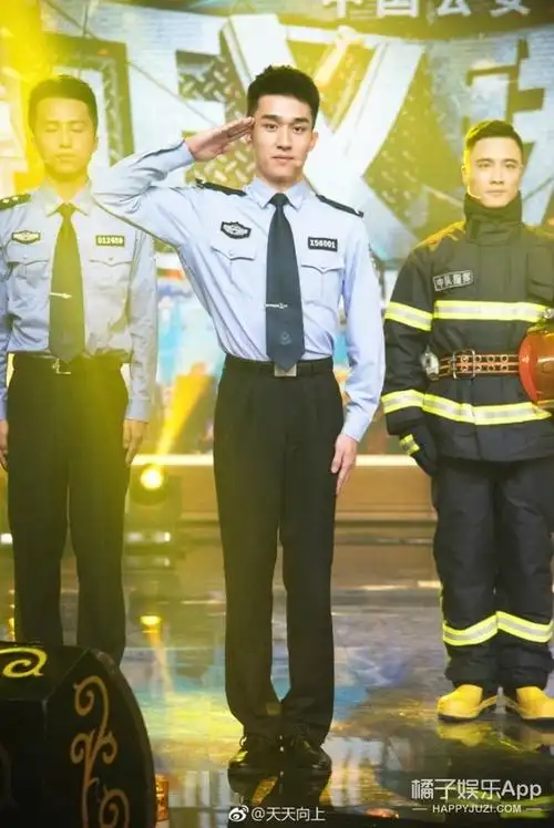 对了,在g20峰会期间被你们pick的"最帅安保"小哥哥@tzz周晨宇这次也来