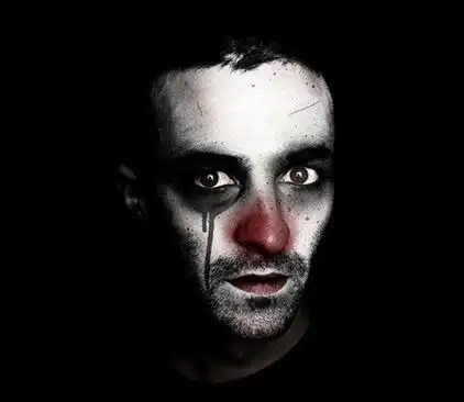 求几张小丑的头像,要比较悲伤的那种