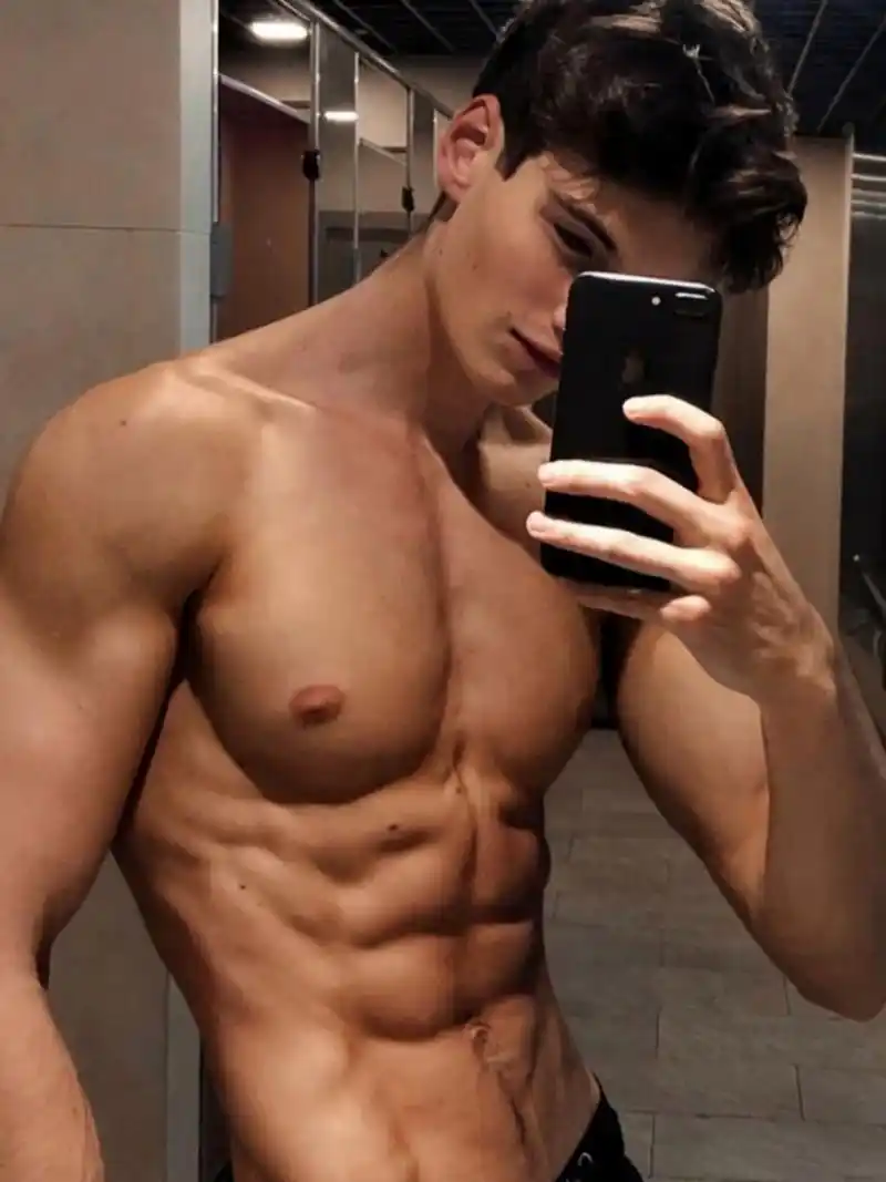 男生完美身材八块腹肌帅哥#我的健身日常# 日常健身男神