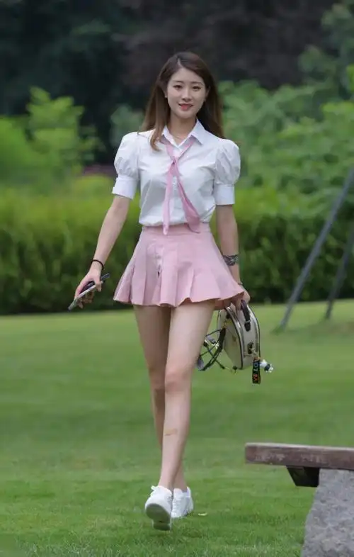 原创白色淑女款衬衣搭配时尚百褶半身裙温柔青春造型绝美