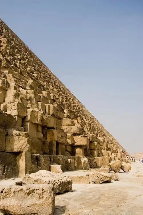 埃及胡夫金字塔简介