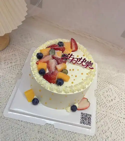 六寸草莓芒果动物奶油蛋糕