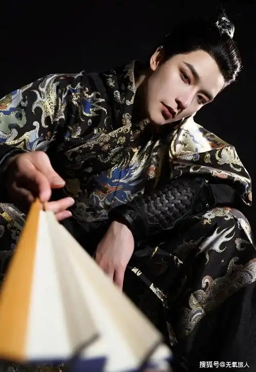 这才是真正的女扮男装网友当女生帅起来男生也要靠边站