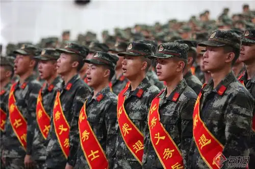 【高清组图】退伍季:武警云南总队老兵卸衔别军营