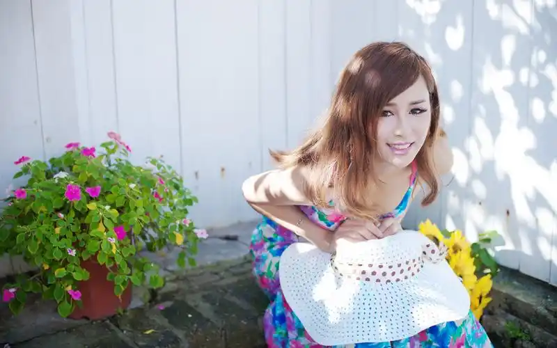 夏日甜美美女写真,高清图片,电脑桌面-壁纸族