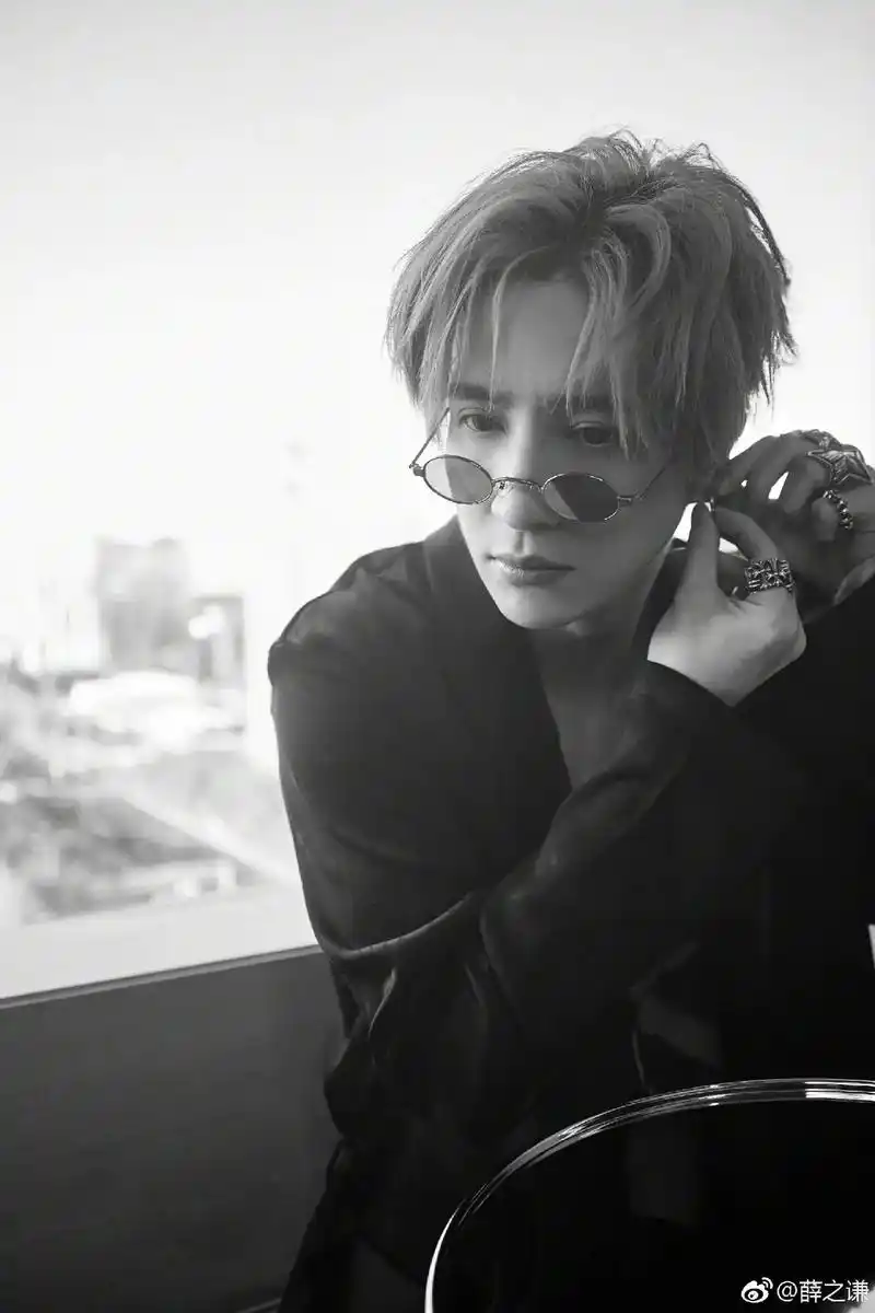 茫茫人海中,我与谁相逢.#薛之谦 #壁纸 ##头像 # - 抖音