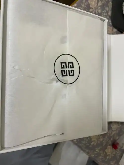 纪梵希你的礼盒我喜欢你的包装我很失望