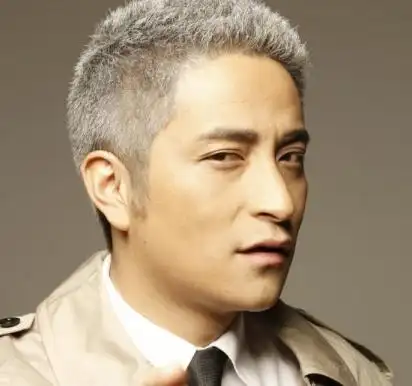 男生白发多扎什么发型好看 适合白发多的发型男(3)_男生发型_西子美发