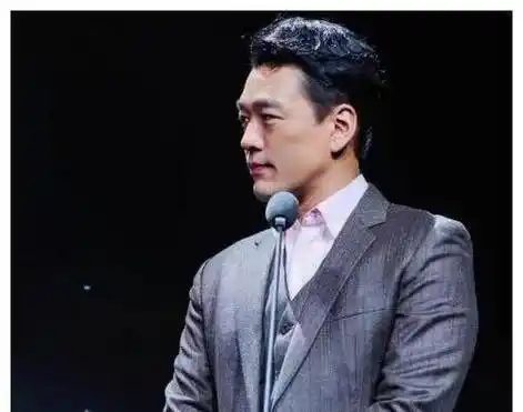 娱乐圈出场自带贵气的男星,天生有钱人模样,拍戏只穿高端定制_王耀庆