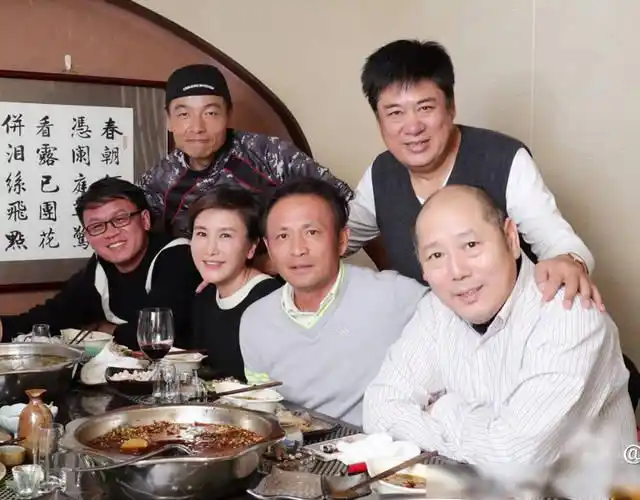 《重案六组》成员重聚 "季洁"王茜晒照引泪奔