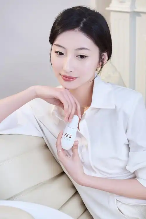 皮肤白才是氛围感的精粹呀~有没有姐妹跟我一样特别喜欢白净又有通透