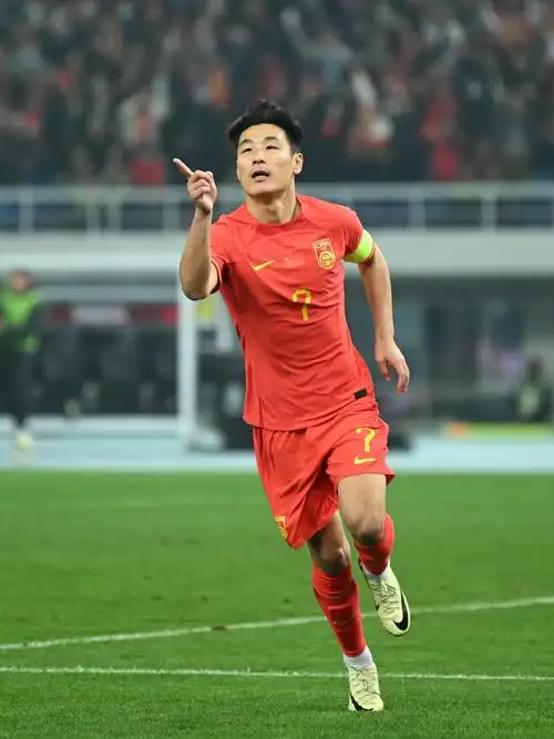 武磊停赛,谁来充当国足"尖刀"?