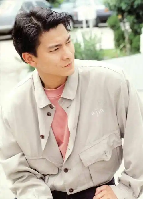 刘德华导演了他的第一部电影,与成龙和吴京合演,这次他玩得太过火了!