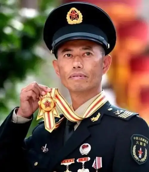 四期士官是什么军衔?相当于现在连长的待遇吗?- 解忧常识网