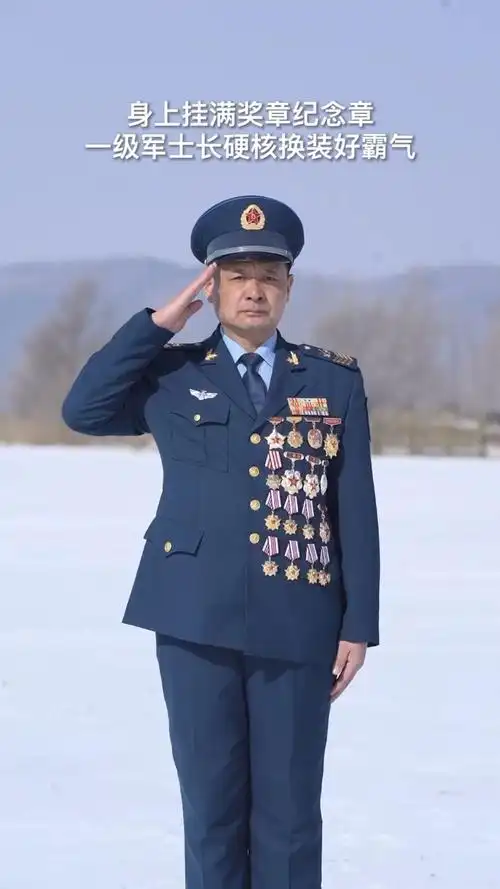 满载荣光!一级军士长硬核换装好霸气!素材:央广军事