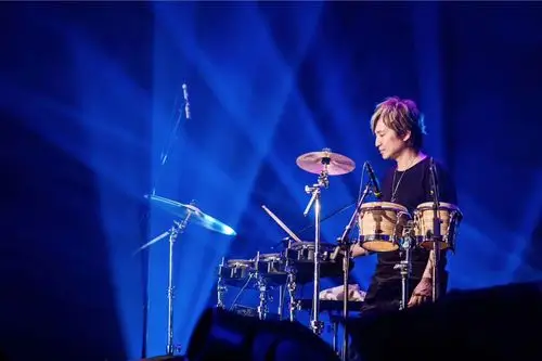 摇滚传奇叶世荣签约启泰文化拥抱新媒体时代的海阔天空