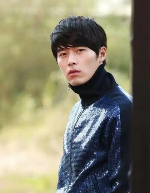 玄彬近照帅翻!身材变化史《爱的迫降》还不是最壮