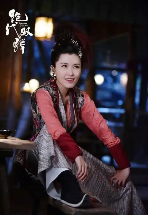 而且最厉害的是,她的跑马次数远超陈意涵和张钧甯.