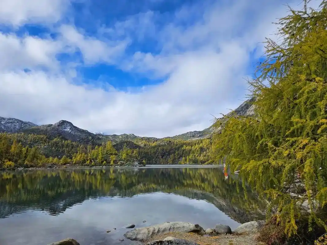 感受大自然的气息和美景 这是金秋时节,丹巴党岭葫芦海,真的 - 抖音