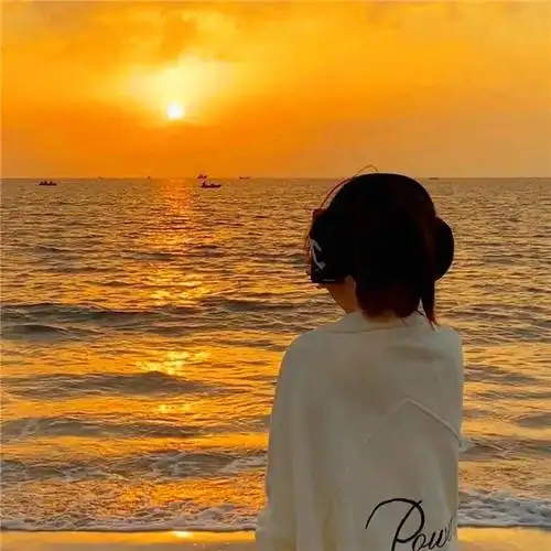 不明显情侣头像一男一女真人一人一张图片