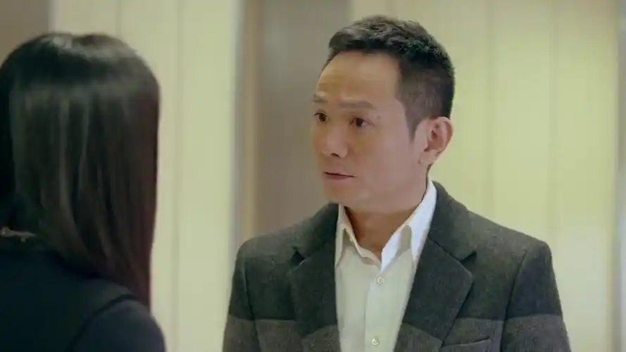 生活启示录:蓝馨和老刘走道争辩,老刘说出后悔与她结婚