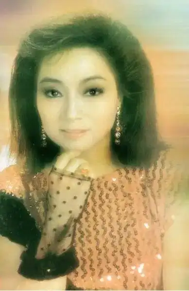 徐小凤,几张美照