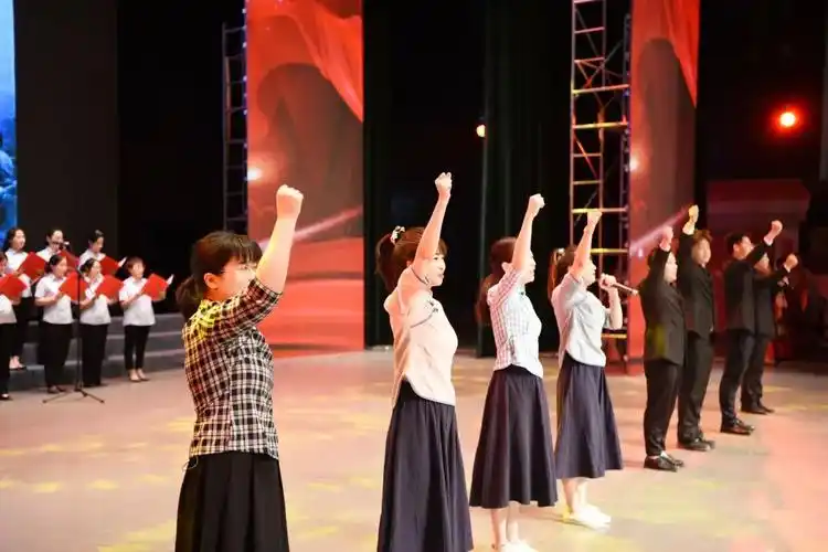 掌灯万家礼赞百年 国网咸阳供电公司举办庆祝建党100周年职工文艺汇演