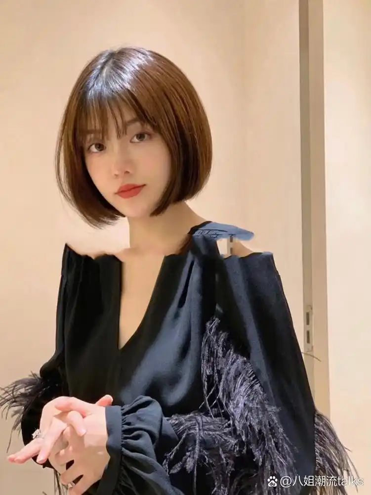 初恋发型圆脸发型推荐显脸小发型 分享一款清新甜美的初恋短发,拯救