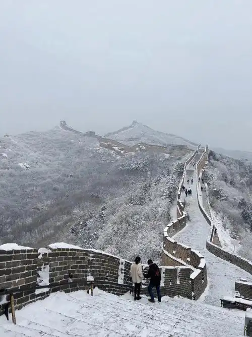 八达岭介绍长城是中华民族五千年文明的象征,关于长城,我相信大家都