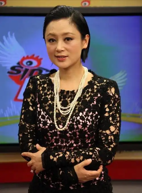 大陆第一美女陈红年轻时有多美长相天然穿衣时髦太惊艳了