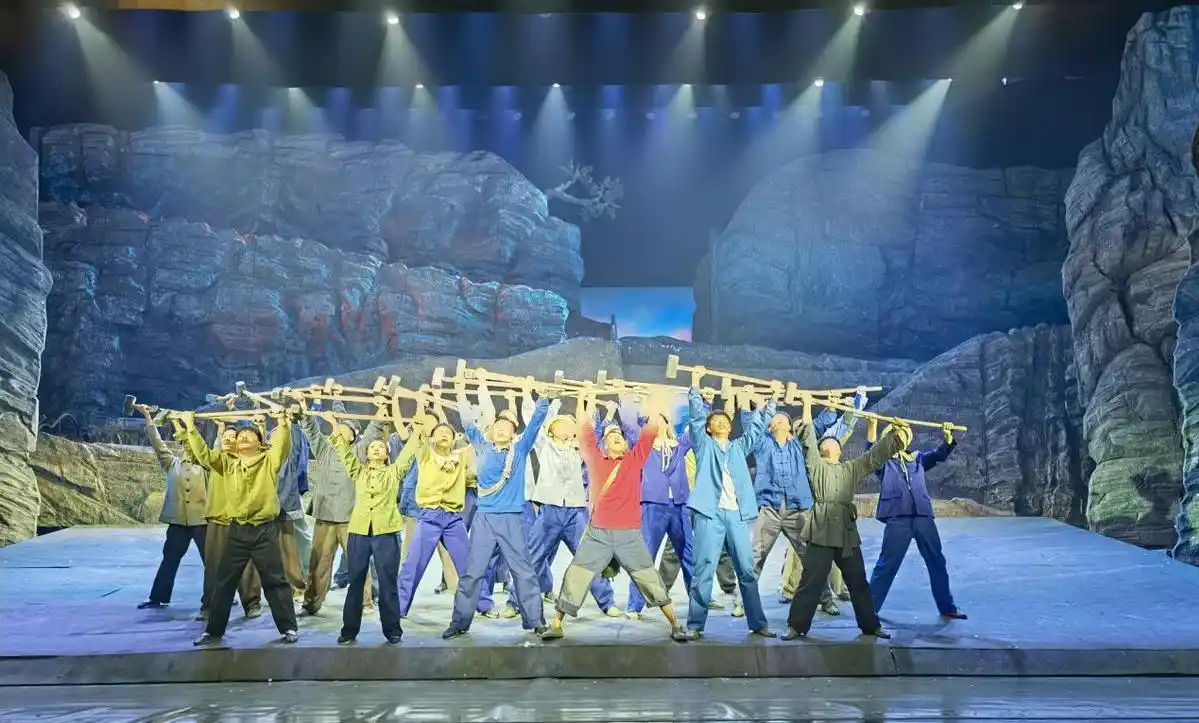 山西艺术职业学院献礼我党百年华诞—— 话剧《太行》感动龙城