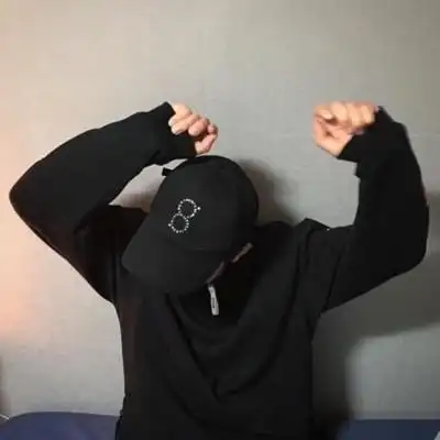 2021新款戴帽子男生头像