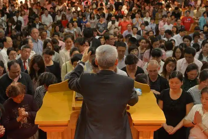 布道会现场图片(图:远志明牧师博客) 5月17日,华人牧者远志明在自己的