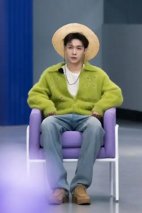 张艺兴#_#张艺兴百分百出品#    出品人@张艺兴已切"演员"号73随地