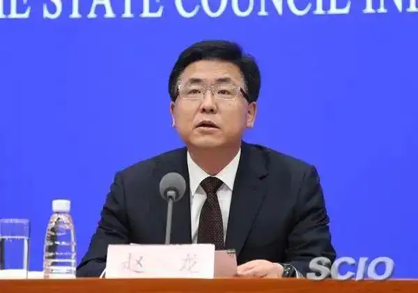 6天8位省级政府一把手履新他成全国最年轻省长