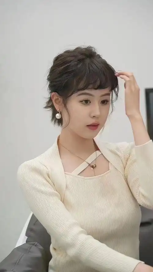 短发半扎
