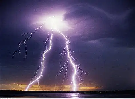 打雷图片_打雷图片大全_打雷图片素材