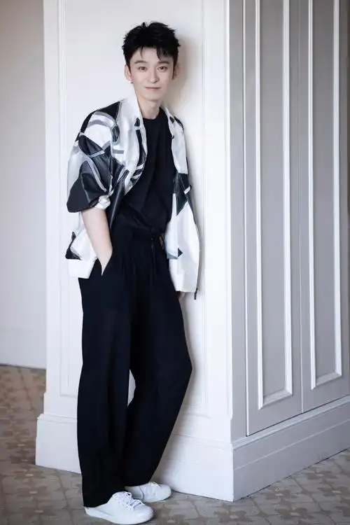 董子健超话第15届#first青年电影展#官方欢迎晚宴,惊人首作推介人