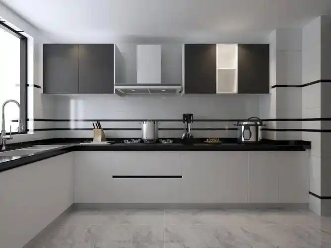 黑色台面最好用中色系橱柜来搭配,比如白色,灰色,能够让厨房更显高级