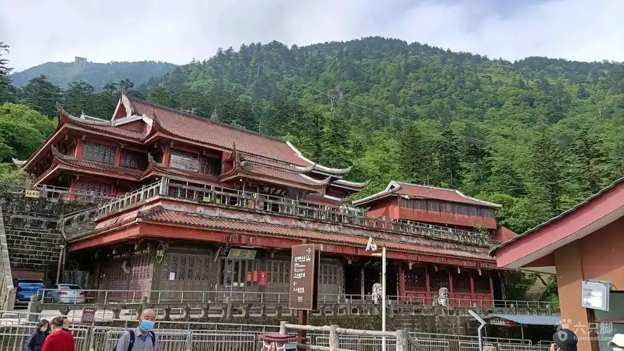 峨眉山之二雷洞坪一金顶一万佛顶