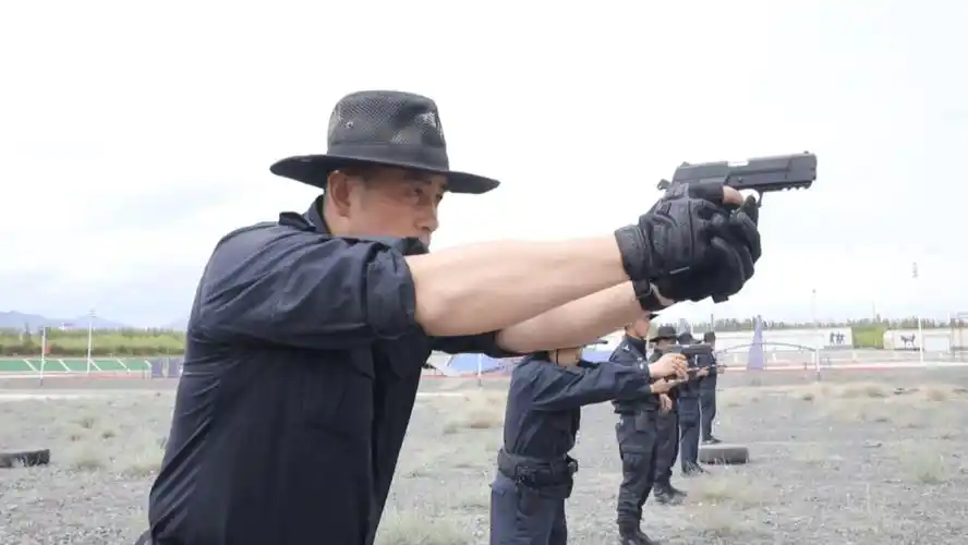 "_特警总队_张晨阳_战友