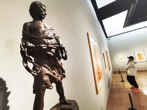 朴素中国美术馆藏曹春生素描作品展在京开展