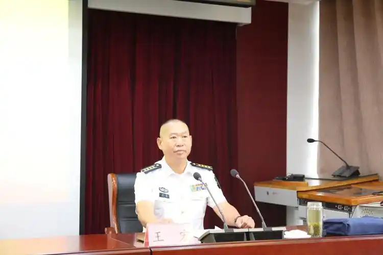 菏泽军分区司令员王宏到市委党校作报告