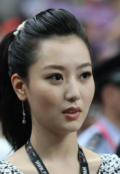 原创白冰曾经的女神她的感情经历了几次曲折