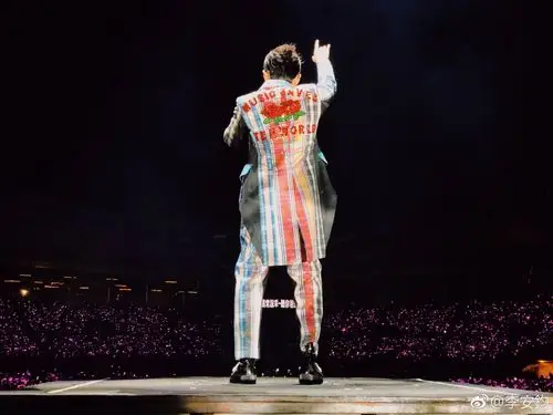 周杰伦 ins 杂志 演唱会